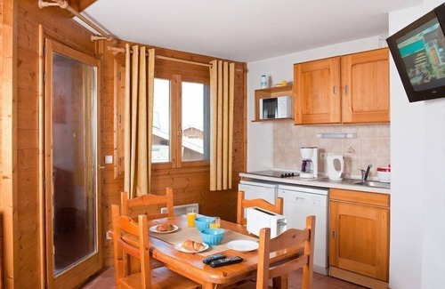 Plagne Soleil Condo | Cozy Joli Appart: Ski-In Access with Family Amenities!