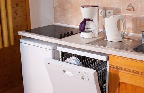 Plagne Soleil Condo | Cozy Joli Appart: Ski-In Access with Family Amenities!