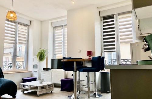 Voltaire - Saint Amour Apartment | Charming Apartment in the Heart of Lyon, Rated 7.6/10