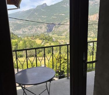 La Roche-de-Rame Apartment | Beautiful Flocons Apartment - Perfect for Families