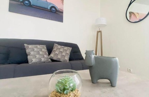 Laon Apartment | Cozy Apartment Steps from the Cathedral - Family Friendly