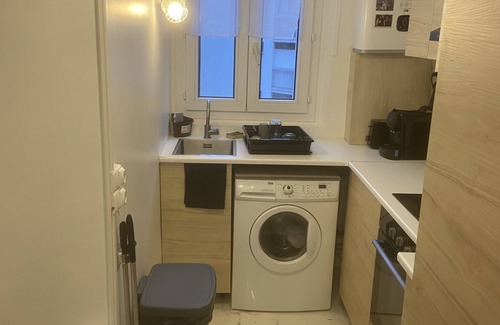 Quartier du Pont-de-Flandre Apartment | Beautiful Apartment with Canal Views - Pet and Child Friendly