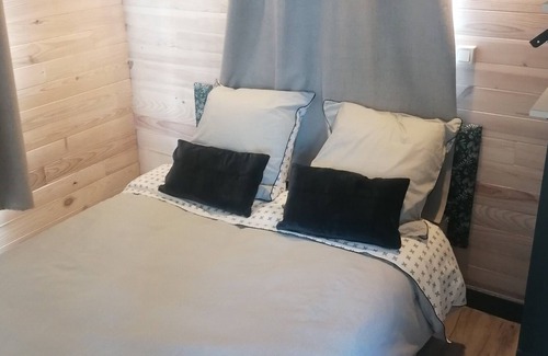 Soubise Ski Chalet | Beachside Retreat: Family-Friendly Chalet with Pool & Spa