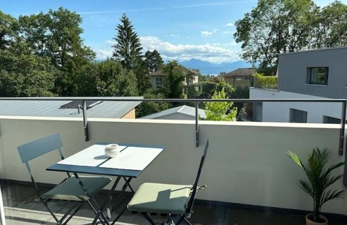 Lausanne Apartment | Scenic Space with Lake Views - Family-Friendly Retreat