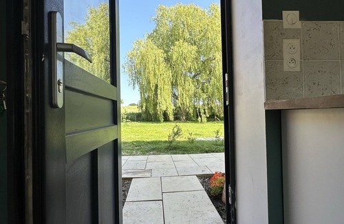 Neauphe-sur-Dive Cottage | Cozy Gîte de Campagne Surrounded by Fields - Family Friendly