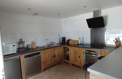Saint-Vincent-sur-l'Isle Apartment | Characterful Riverside Stay with Pet-Friendly Amenities