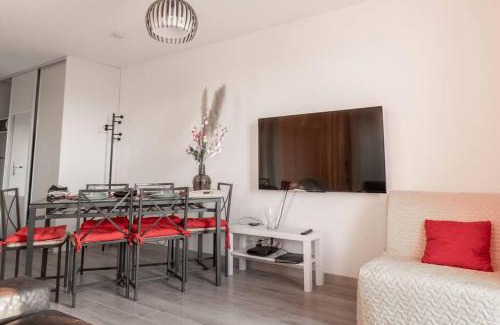 Castanet-Tolosan Apartment | Discover a Cozy Loft with Pool, Tennis & Pet-Friendly Stays