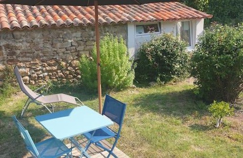 Robiac-Rochessadoule House | Independent Joli Mazet: Family-Friendly Retreat Awaits