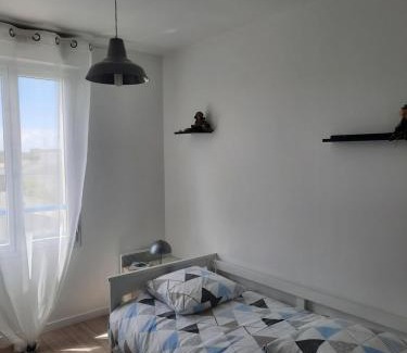 Saint-Marc-sur-Mer House | Cozy Joli Pavillon Near the Ocean for Family Getaways