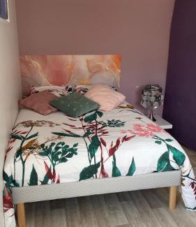 Menneval Apartment | Cozy Studio 2: Guest Rated 9.3/10 for Your Getaway