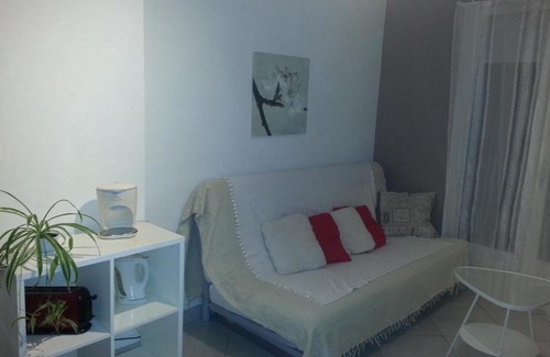 Sainte-Anne - Faubourg Noyon Apartment | Charming Joli Petit Studio: Pet-Friendly with Top Ratings