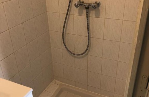 Sablon - Trudaine Apartment | Cozy Studio in Downtown: Ideal for Families & Pets