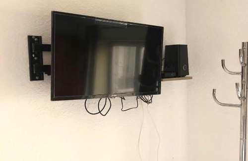 Sablon - Trudaine Apartment | Cozy Studio in Downtown: Ideal for Families & Pets
