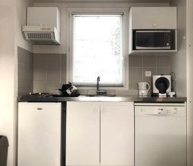 Saint-Geniez-d'Olt Apartment | Cozy Garden Retreat by the River with Pool & Pet Access