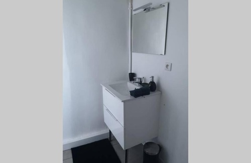 Corbeil-Essonnes Apartment | Cozy Studio in Corbeil Essonnes - Perfect for Families