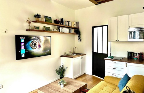 Marly-le-Roi Apartment | Cozy Joli Studio in Marly-le-Roi Historical Center