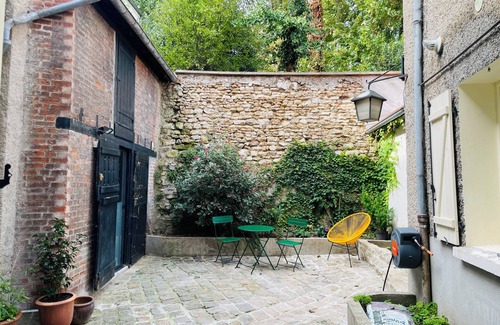Marly-le-Roi Apartment | Cozy Joli Studio in Marly-le-Roi Historical Center