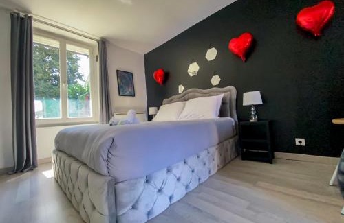 Bretigny-sur-Orge Apartment | Cozy Studio with Garden Near RER C - Close to Paris