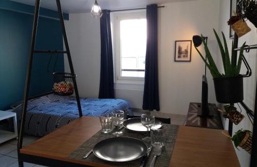 Saint-Marcellin Apartment | Cozy Studio in the Heart of St Marcellin - Family Friendly