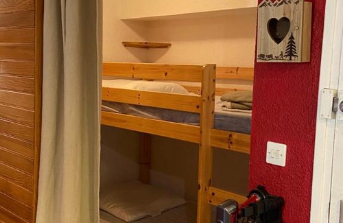 Les Angles Apartment | Cozy Studio Cabin Near Slopes - Wheelchair Accessible!