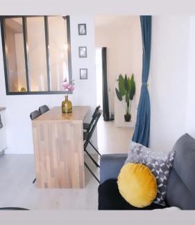 Saint-Marc Apartment | Cozy Studio in the Heart of Brest - Guest Rated 8/10