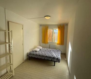 Pamiers Apartment | Inviting Studio in Prime City Center with Breakfast Included