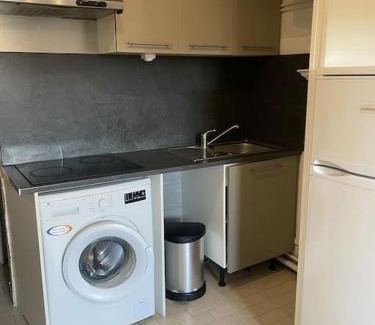 Pamiers Apartment | Inviting Studio in Prime City Center with Breakfast Included