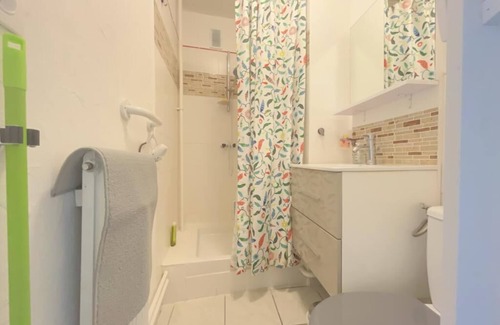 Royat Apartment | Inviting Joli Studio: Perfect Getaway by the Thermes