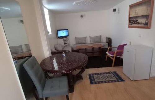 Epinay-sur-Seine Apartment | Quiet Two-Room Apartment with Family-Friendly Amenities