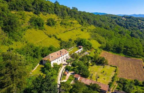 Tullins Apartment | Tranquil Retreat with Hot Tub for Nature Lovers