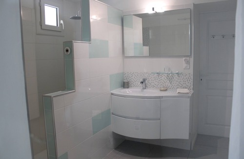 Lectoure Resort | Tranquil Jolie Chambre D'hôte with Pool & Spa Amenities