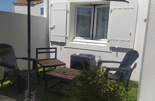 La Faute-sur-Mer House | Cozy Jolie Maison Near the Beach with Family Amenities