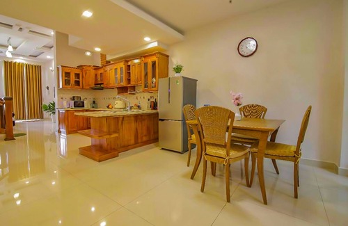 Phuong Apartment | Jolie House II - Villa with Lake View and Spa Amenities