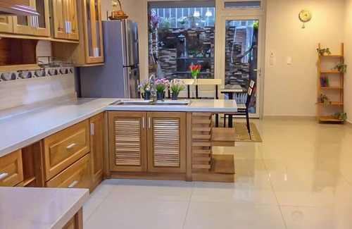 Phuong Apartment | Jolie House - A Perfect Getaway with Pool and Lake Views