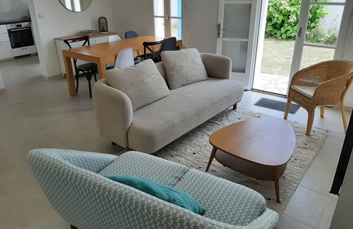 Noirmoutier-en-l'Ile Villa | Tranquil Retreat: Jolie Maison with Ocean View & Spa