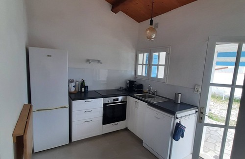 Noirmoutier-en-l'Ile Villa | Tranquil Retreat: Jolie Maison with Ocean View & Spa