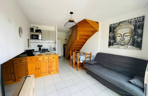 Frontignan House | Beachside Retreat with Ocean View & Spa near Frontignan