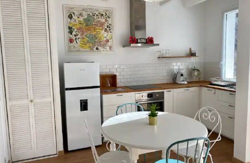 Penmarch House | Inviting Jolie Maison Just 600m from Porscarn Beach