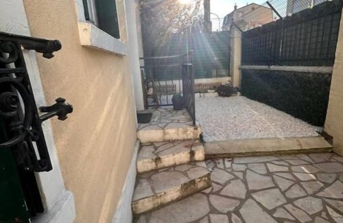 La Garenne-Colombes House | Charming House with Outdoor Space for Family Getaways