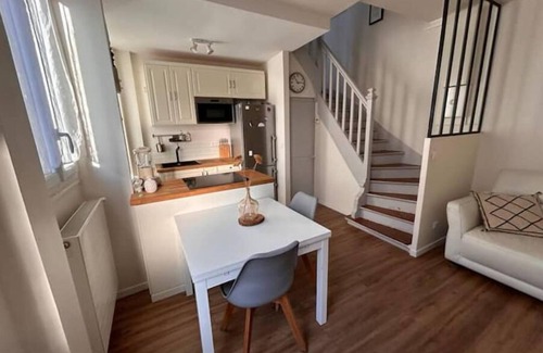 La Garenne-Colombes House | Charming House with Outdoor Space for Family Getaways