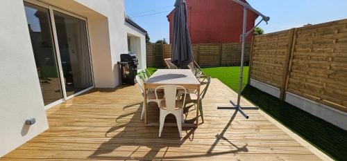 Landeda House | Renovated Home Near Beaches and Village - Family Friendly