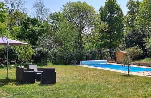 Villiers-sous-Grez House | Charming Jolie Maison: Pet-Friendly Retreat in the Forest