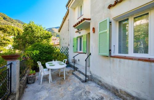 Luceram House | Unforgettable Jolie Maison: Family-Friendly Getaway Awaits