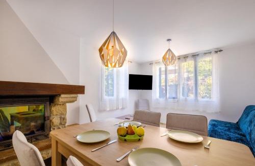 Luceram House | Unforgettable Jolie Maison: Family-Friendly Getaway Awaits
