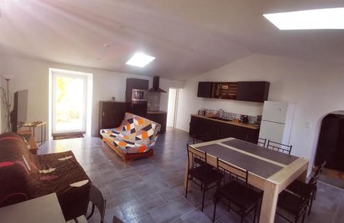 Esnandes House | Charming Renovated Home with Garden for Families and Pets