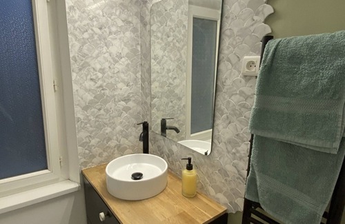 Quartier Saint-Clement - Jardin des Plantes House | Cozy Getaway in Rouen Near Jardin des Plantes