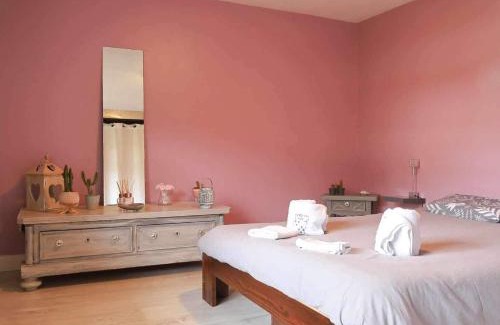 Beaugency Apartment | Cozy F2 in a Charming House – Rated 9/10 by Guests