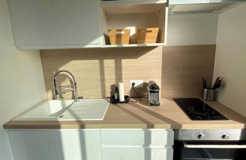 Sausset-les-Pins Apartment | Seaside Getaway: Jolie Studio with Family-Friendly Amenities