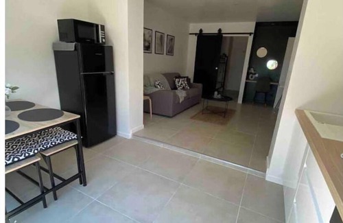 Sausset-les-Pins Apartment | Seaside Getaway: Jolie Studio with Family-Friendly Amenities
