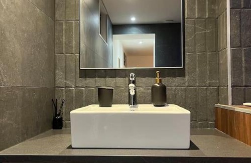 Bron Apartment | Cozy Jolie T2 with Family and Pet-Friendly Amenities